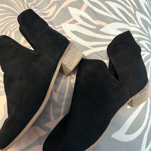 Black suede leather low cut boots size 11